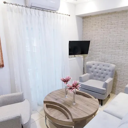Apartment Lassani Cozy And Quiet, 2 Bedroom Apartm With Spacious Balcony *