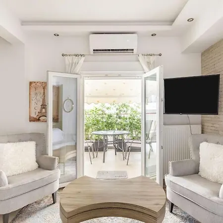 Apartment Lassani Cozy And Quiet, 2 Bedroom Apartm With Spacious Balcony