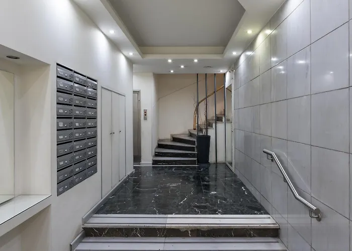 Apartamento Lassani Cozy And Quiet, 2 Bedroom Apartm With Spacious Balcony