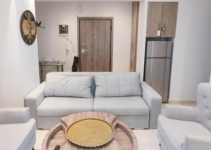 Lassani Cozy And Quiet, 2 Bedroom Apartm With Spacious Balcony *