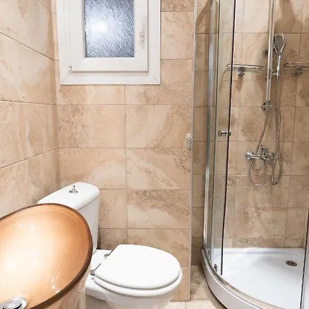 Lassani Cozy And Quiet, 2 Bedroom Apartm With Spacious Balcony