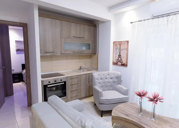 Apartment Lassani Cozy And Quiet, 2 Bedroom Apartm With Spacious Balcony