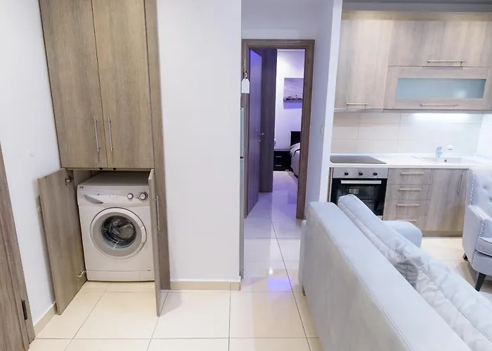 Lassani Cozy And Quiet, 2 Bedroom Apartm With Spacious Balcony