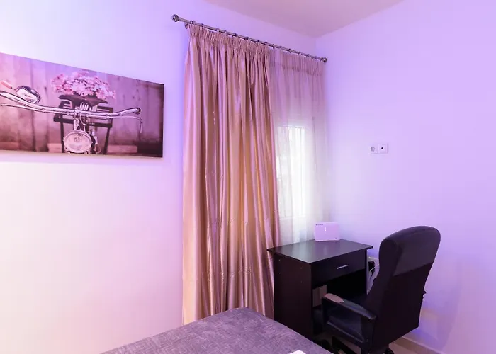 Apartment Lassani Cozy And Quiet, 2 Bedroom Apartm With Spacious Balcony