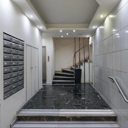 Appartamento Lassani Cozy And Quiet, 2 Bedroom Apartm With Spacious Balcony